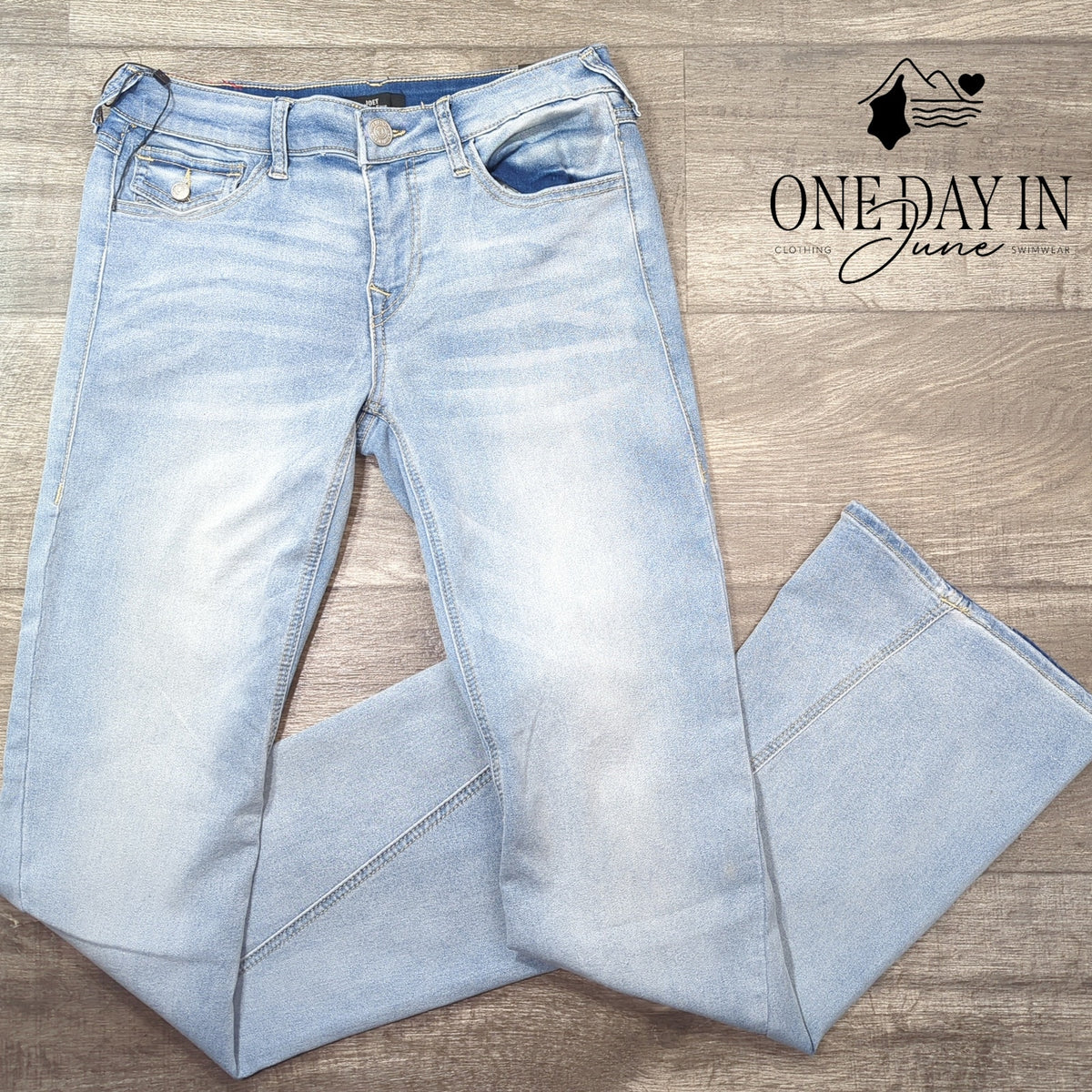 True Religion Joey Mid Rise Flare Jeans Light Wash NWT Size 29 (8)