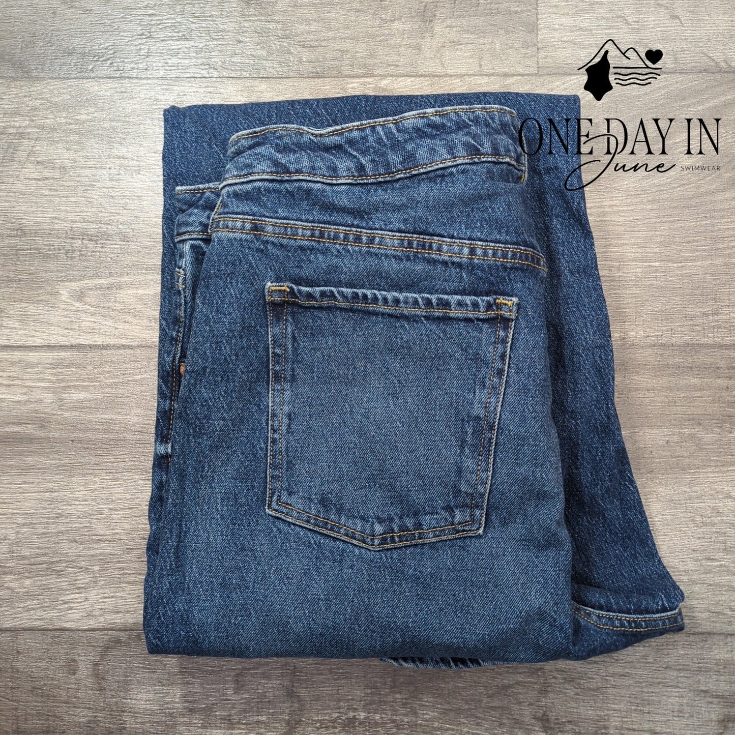 Old Navy Ski Hi Wide Leg Jeans Size 16