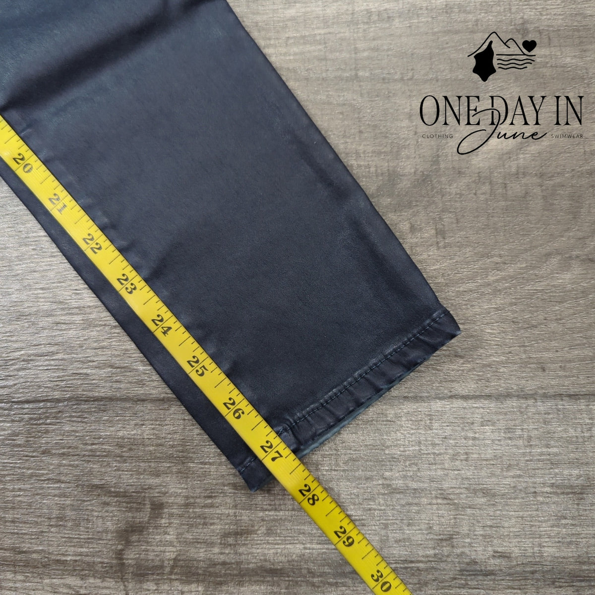 AG Adriano Goldschmied Legging Ankle Coated Faux Leather Skinny Jeans NWT Size 4