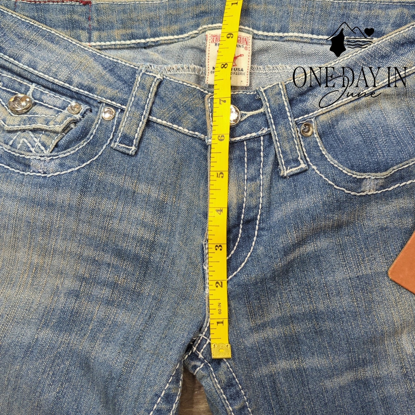 True Religion Low Rise Straight Leg Jeans Size 6 (28)