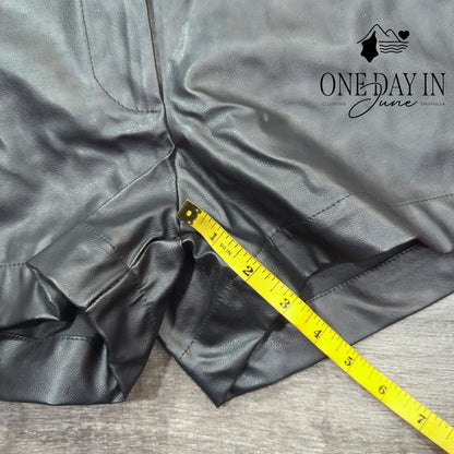 Osenboye Faux Leather Shorts Size 7