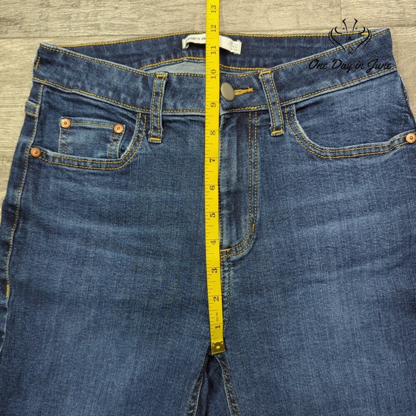 Elizabeth and James High Rise Stove Pipe Jeans Size 6