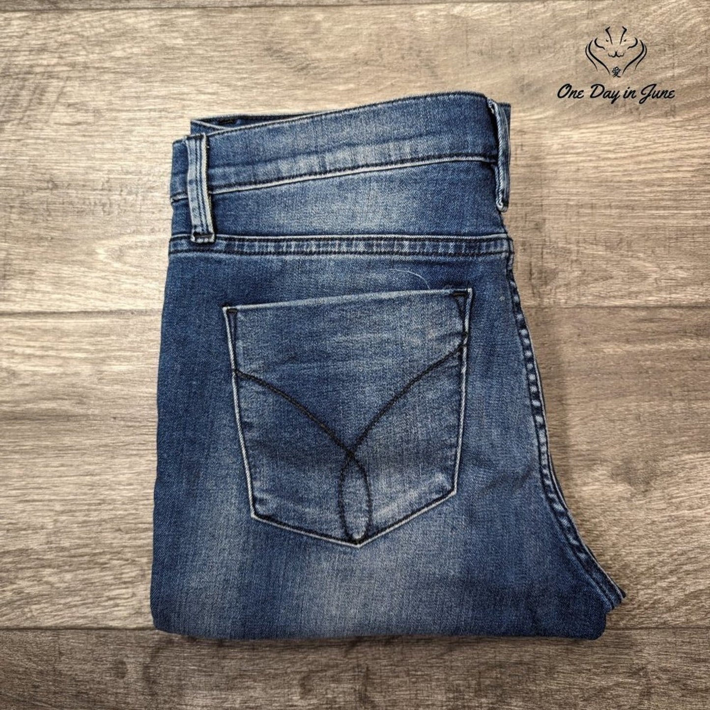 Calvin Klein Cropped Boyfriend Jeans Size 27 (4)