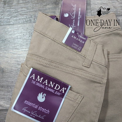 Gloria Vanderbilt Amanda Jeans Hazelnut Tan Tapered Leg NWT $40 Size 4 Short