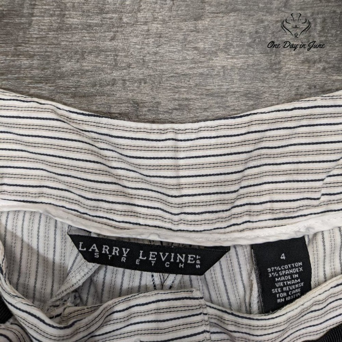 Larry Levine Stretch Capri Pants Size 4