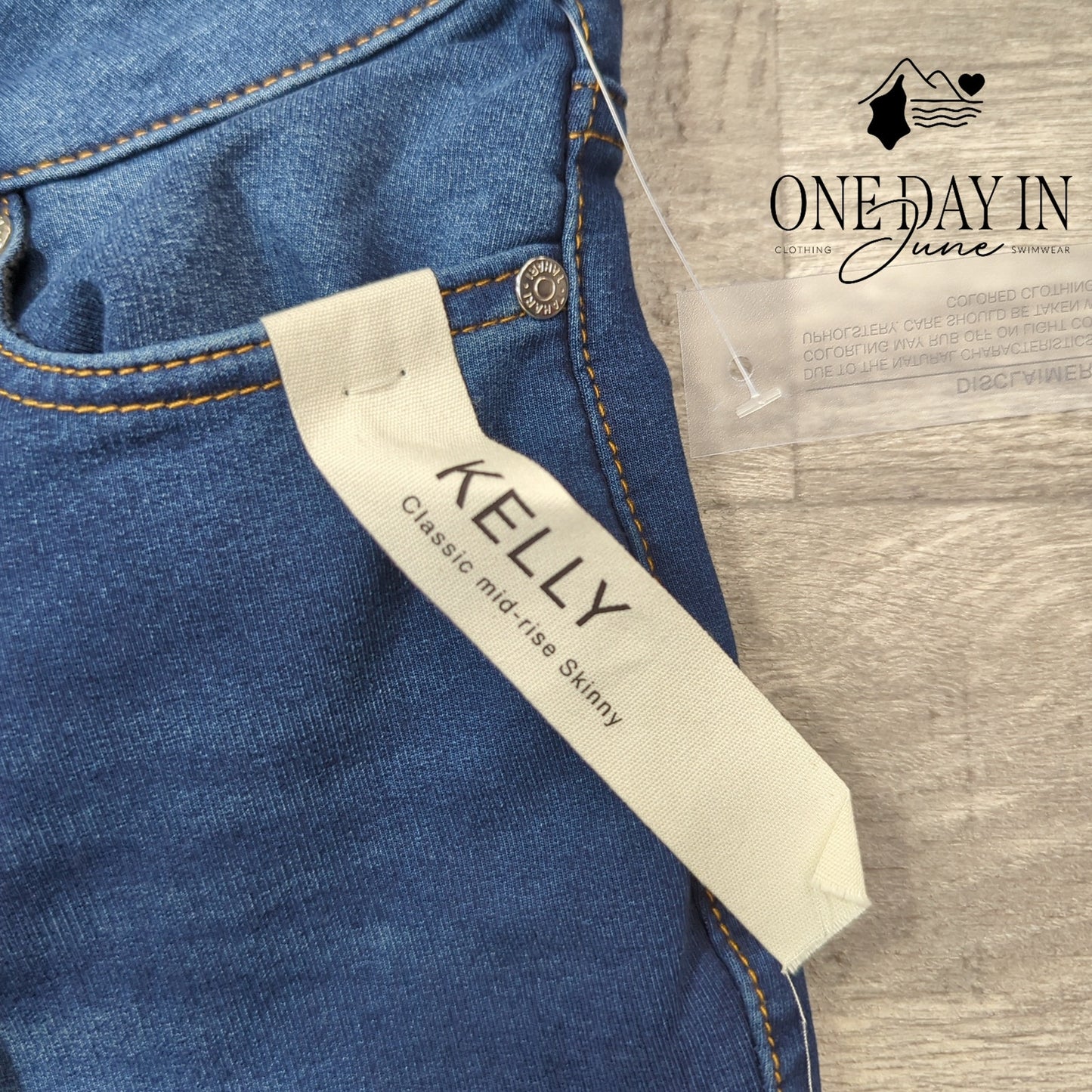 Tahari Classic Mid Rise Skinny Jeans Size 4P