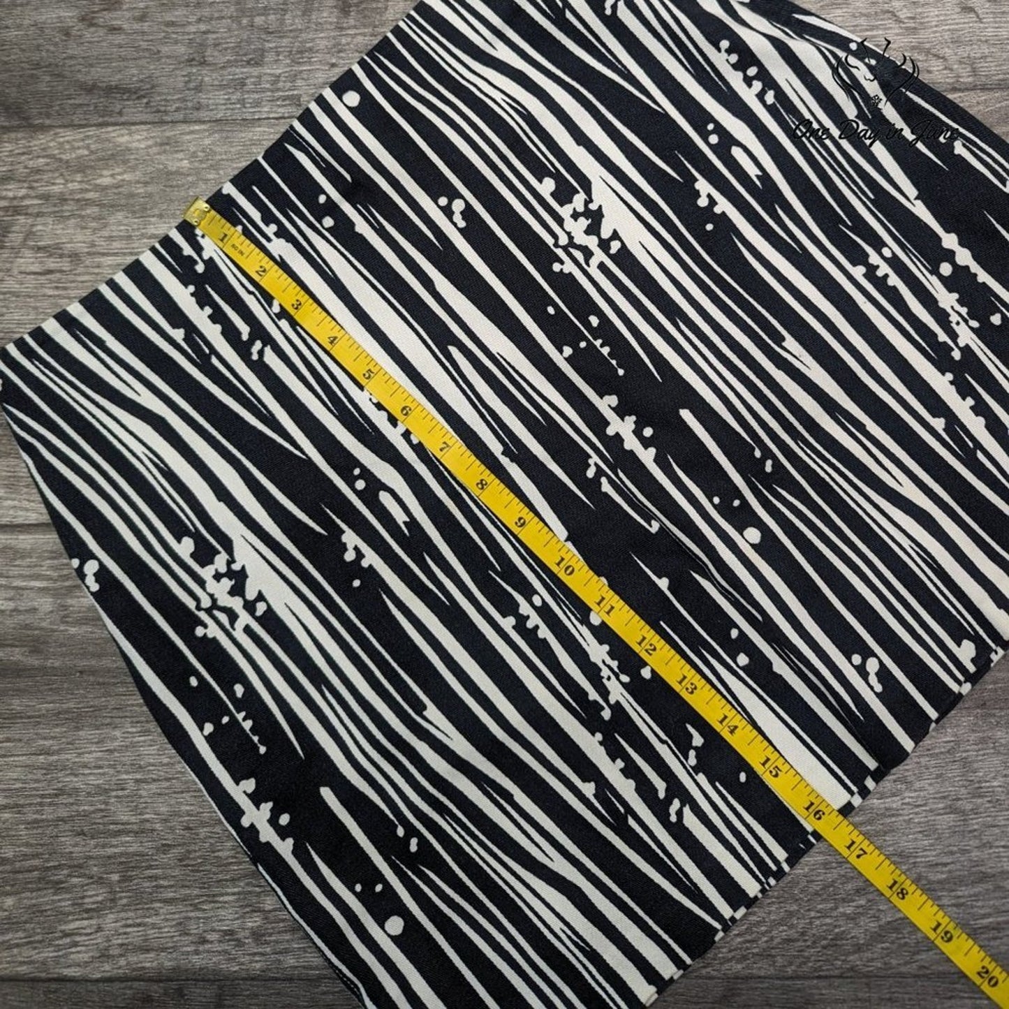 Kenneth Cole Mini Skirt Size 6