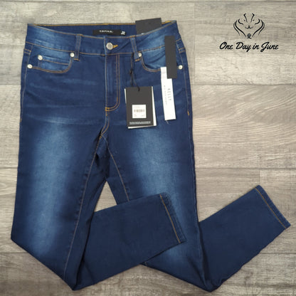Tahari Kelly Mid Rise Skinny Jeans Dark Wash Blue Rayon Denim NWT Size 8