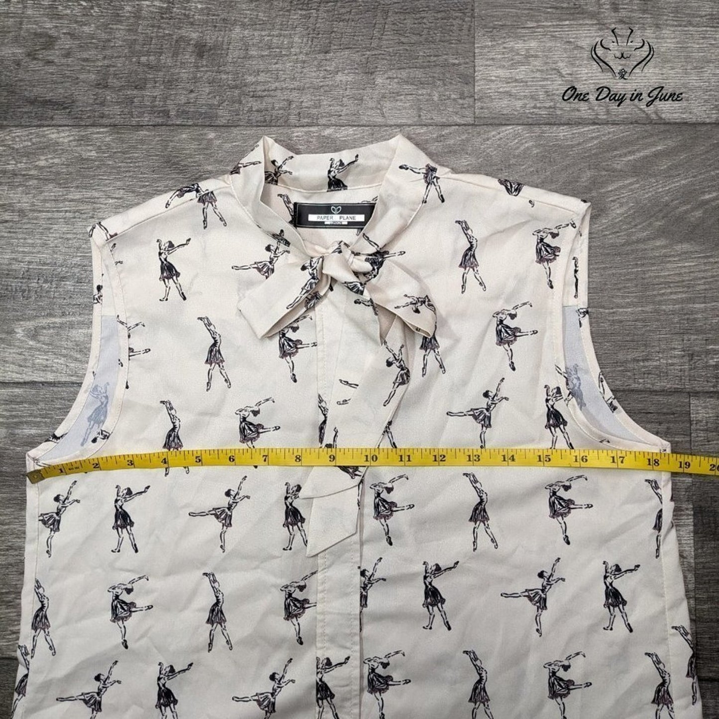 Paper Plane Sleeveless Button Front Top Size M/L