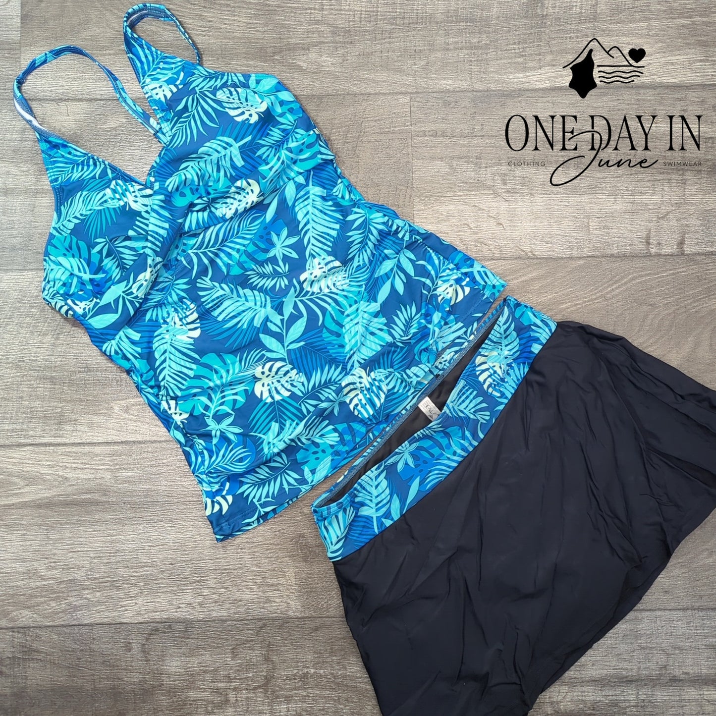 Talisea Skirted Twist Front Tankini Size M