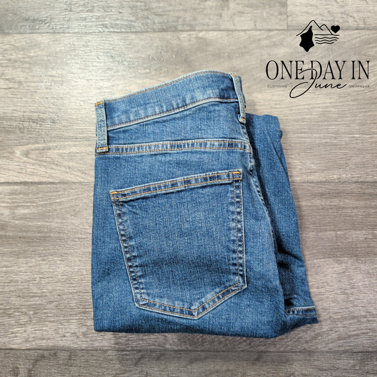 Gap High Rise Capri Skinny Jeans Medium Indigo NWT Size 4 (27)
