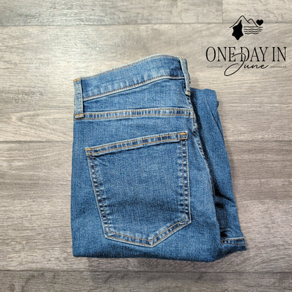 Gap High Rise Capri Skinny Jeans Medium Indigo NWT Size 4 (27)