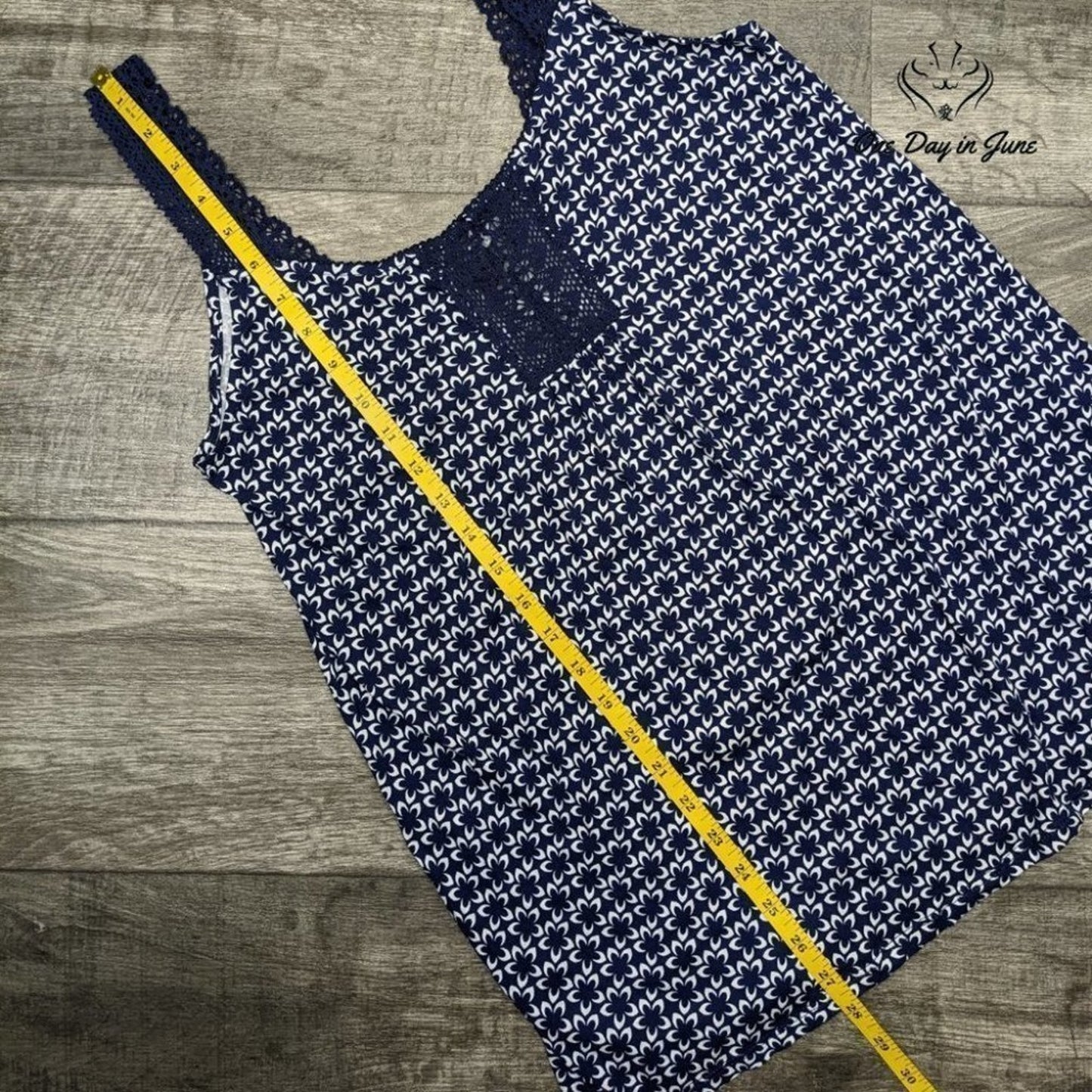Liz Claiborne Lace Strap Tank Top Size M