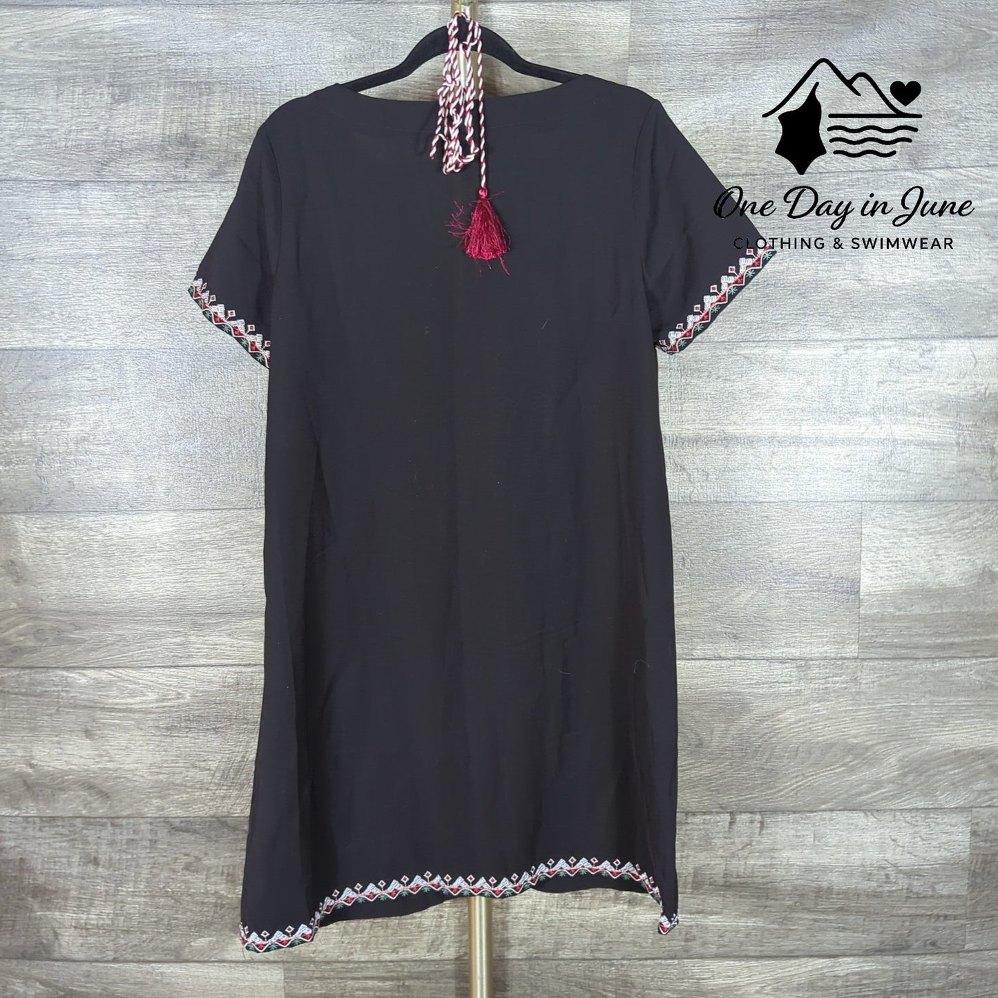 Romwe V Neck Short Sleeve Embroidered Mini Dress Size L