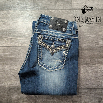 Miss Me Signature Straight Leg Jeans Medium Wash NWT Size 8 (29)