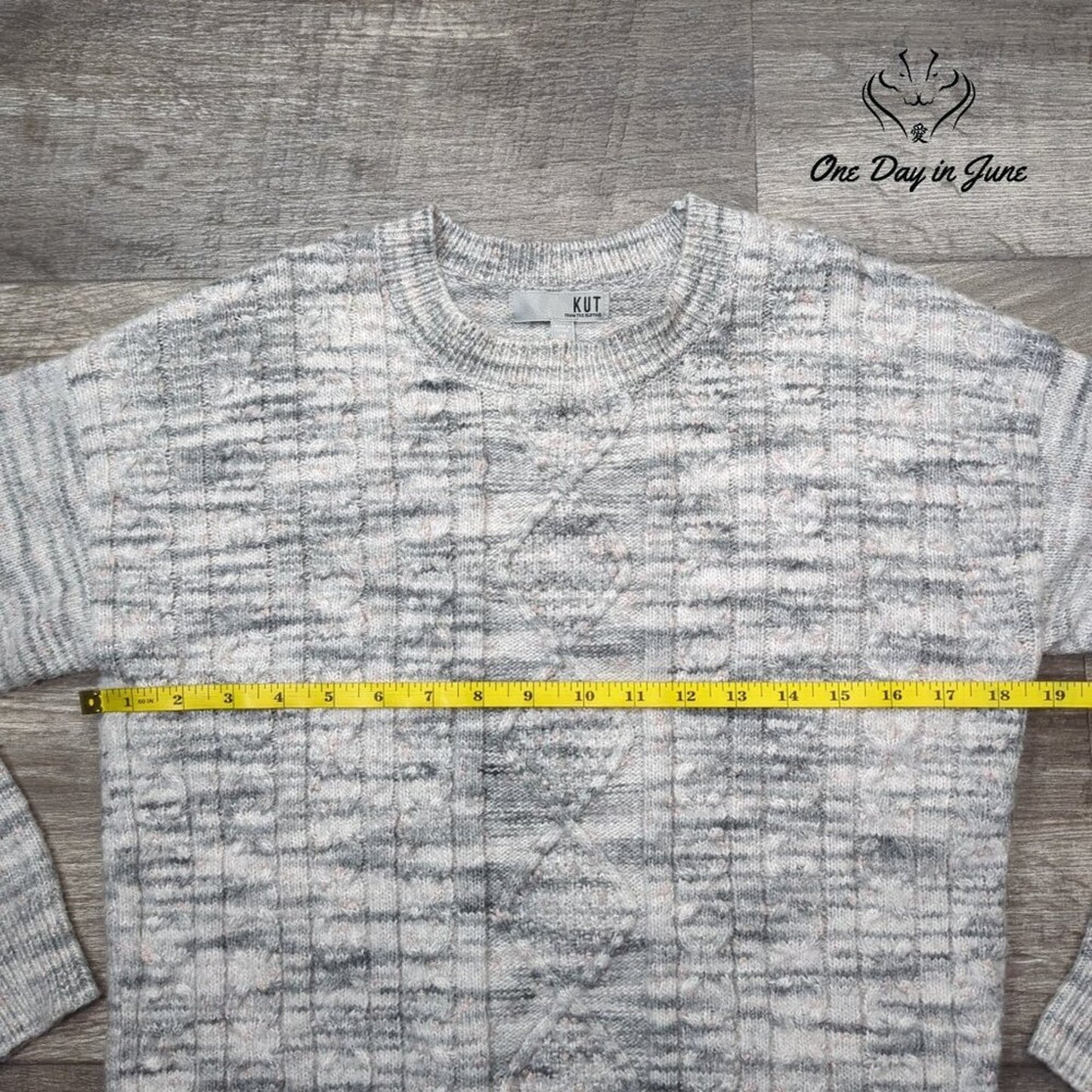 Kut from the Kloth Long Sleeve Pullover Sweater Size M