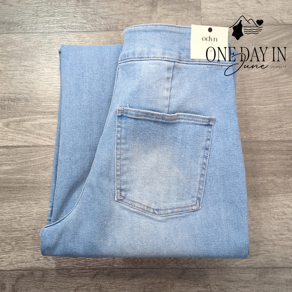 Odyn High Rise Wide Leg Jeans Light Wash NWT Size 6