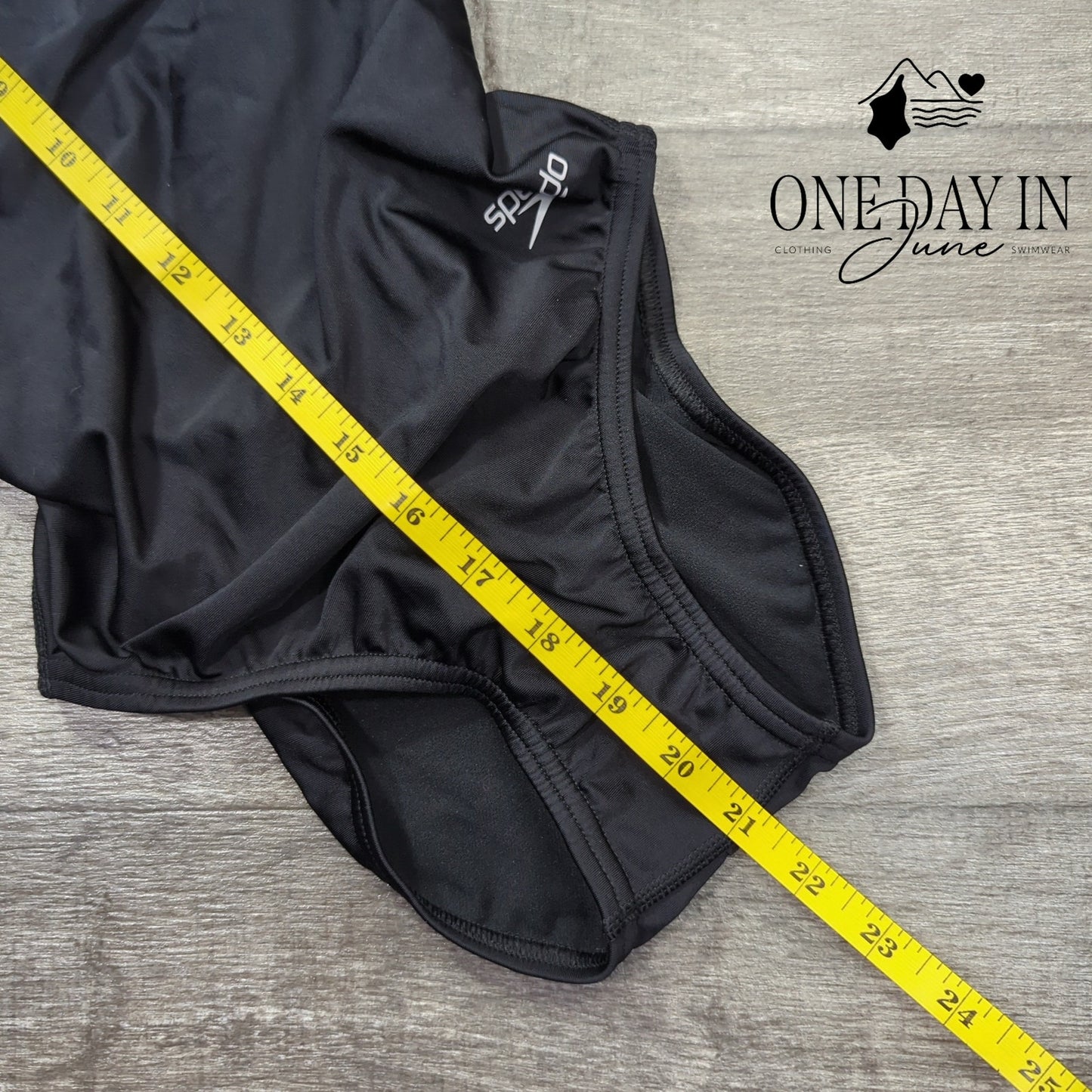 Speedo Sport Training One Piece Swimsuit Size 28 (M)