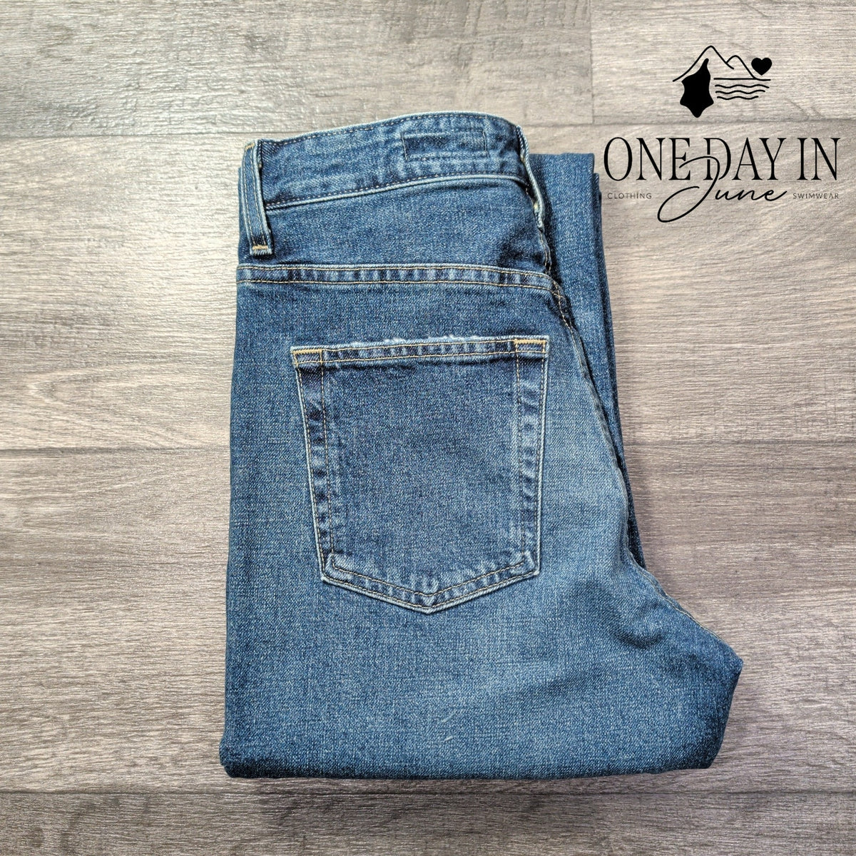 AG Adriano Goldschmied Alexxis High Rise Vintage Straight Jeans Blue NWT Size 4