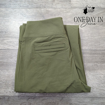 Orvis Wonder Ripstop Wide Leg Crop Pants Tarragon Green NWT Size 4