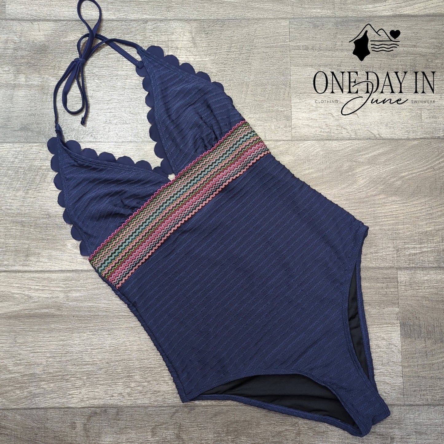 Cupshe One Piece Swimsuit Navy Blue Scallop V Neck Textured NWT Size M