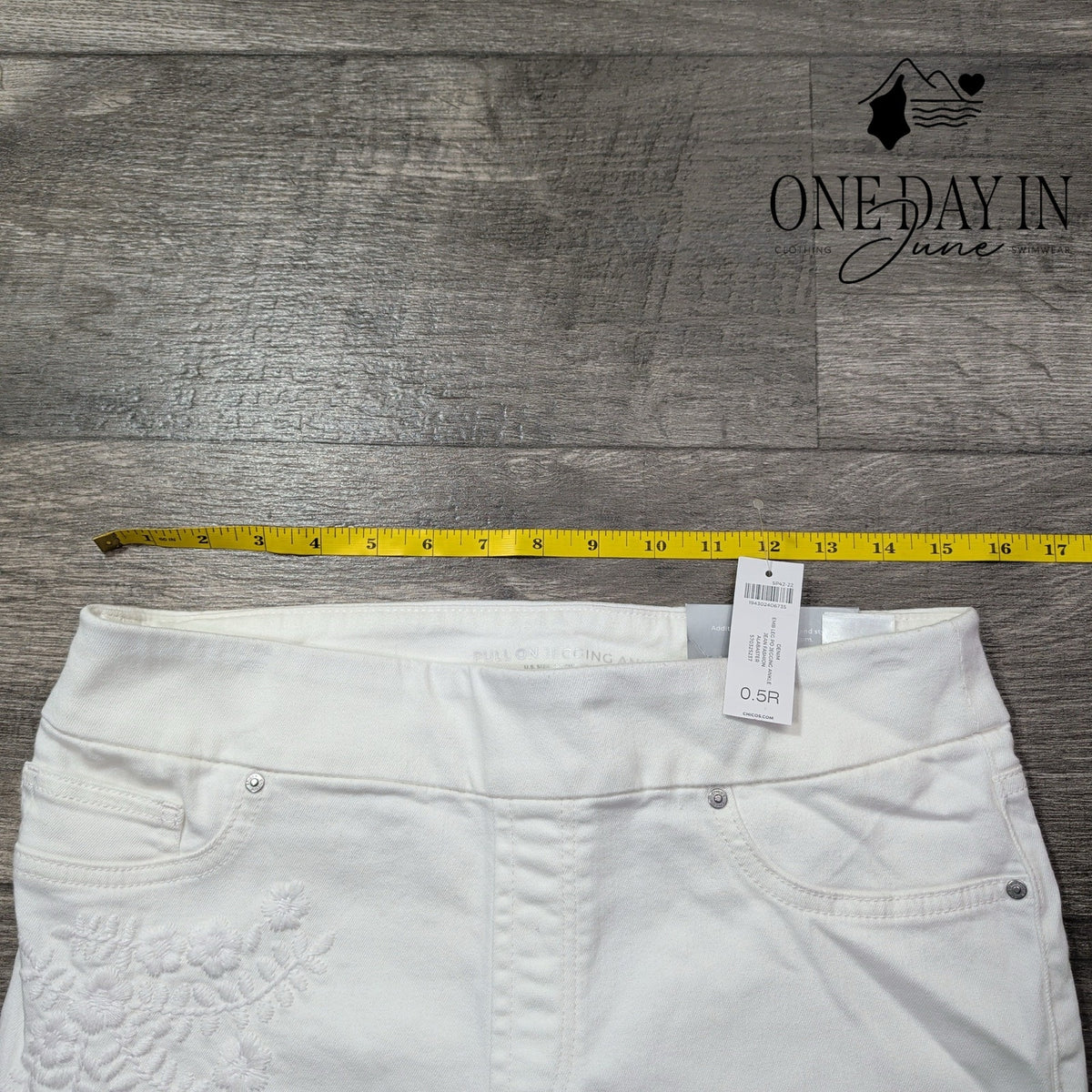 Chico's Embroidered Pull On Jegging Ankle Jeans White Size 0.5R 6 NWT Size 6