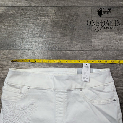 Chico's Embroidered Pull On Jegging Ankle Jeans White Size 0.5R 6 NWT Size 6