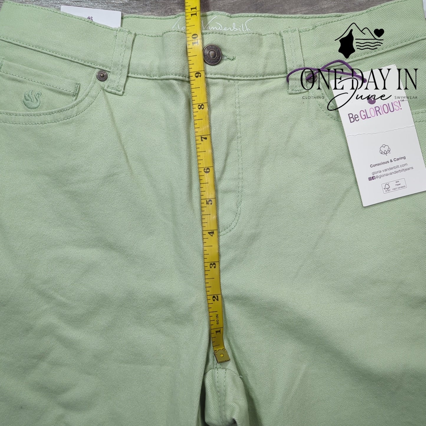 Gloria Vanderbilt Bermuda Denim Shorts Size 4