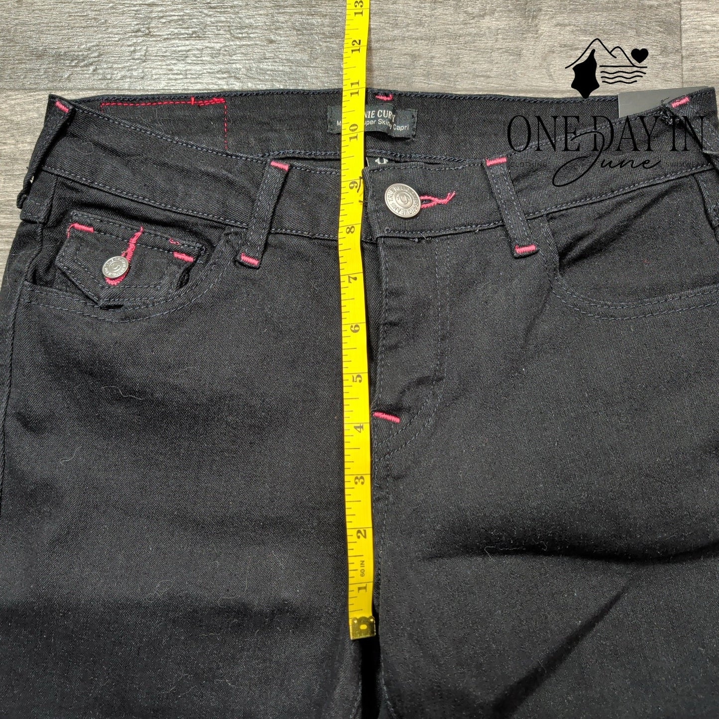 True Religion Jennie Curvy Mid Rise Super Skinny Jeans Size 2 (26)