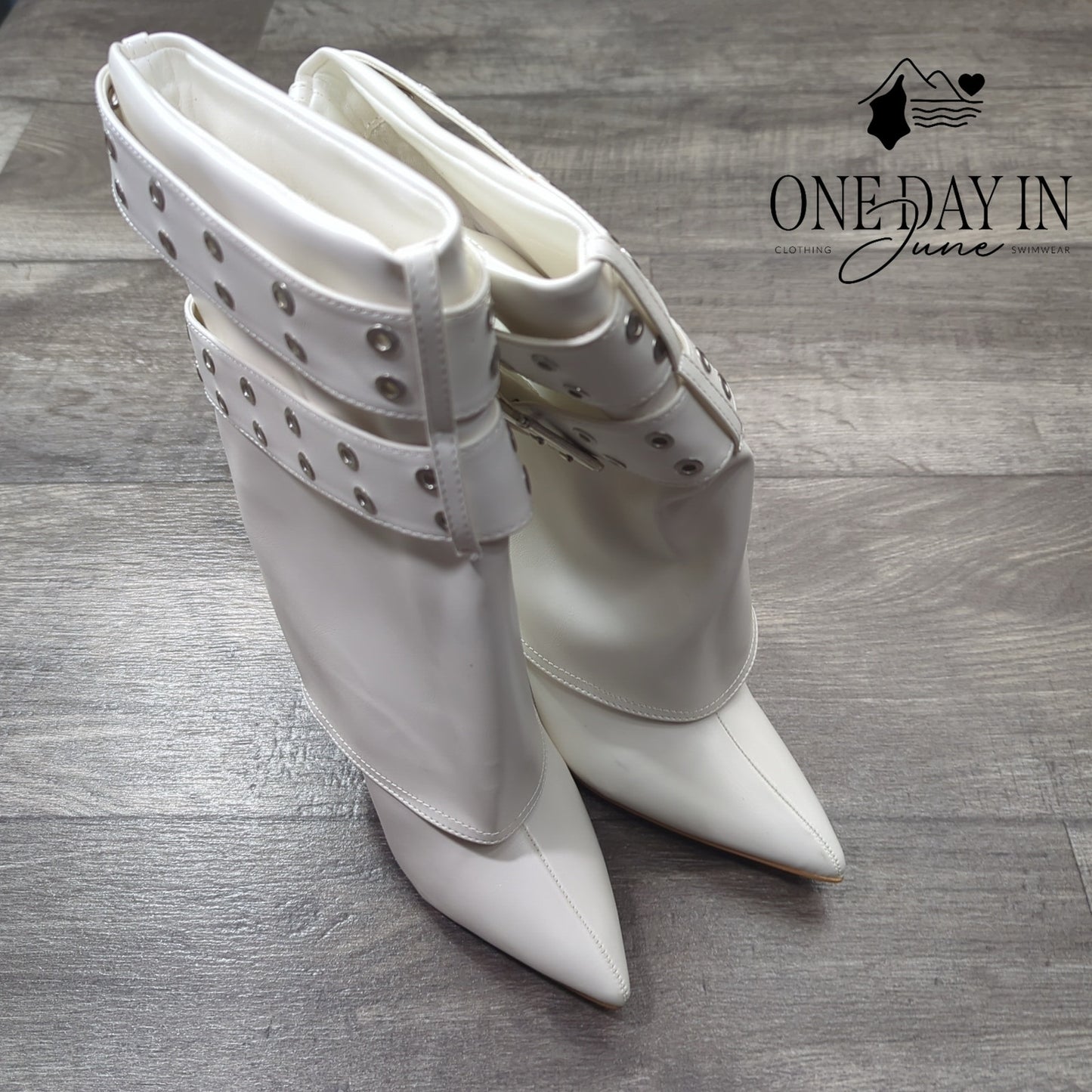 Wild Diva Faux Leather Buckle Heel Boots Size 5.5