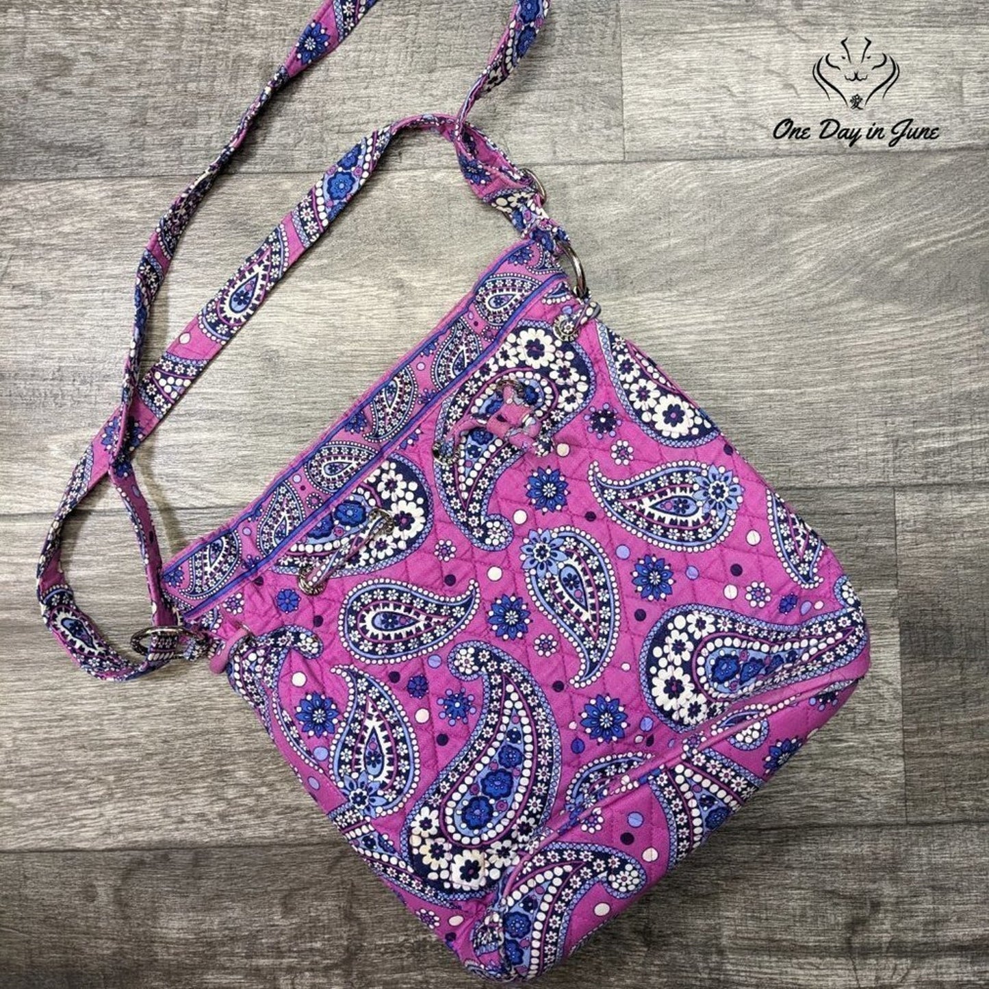 Vera Bradley Drawstring Closure Shoulder Bag Size 11X11