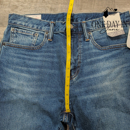 Gap Athletic Straight GapFlex Jeans Medium Indigo NWT Size 30X30
