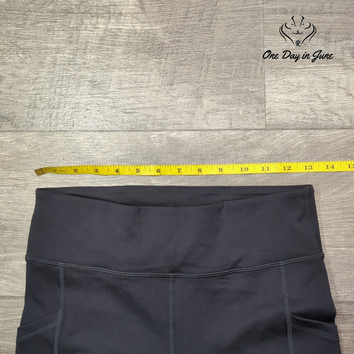 Hue High Waist Yoga Biker Shorts Black Side Pockets Athletic Size S