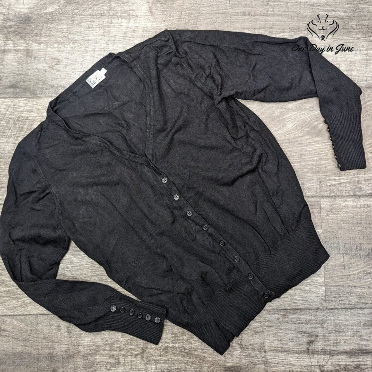 Cielo V Neck Button Front Long Sleeve Sweater Size L