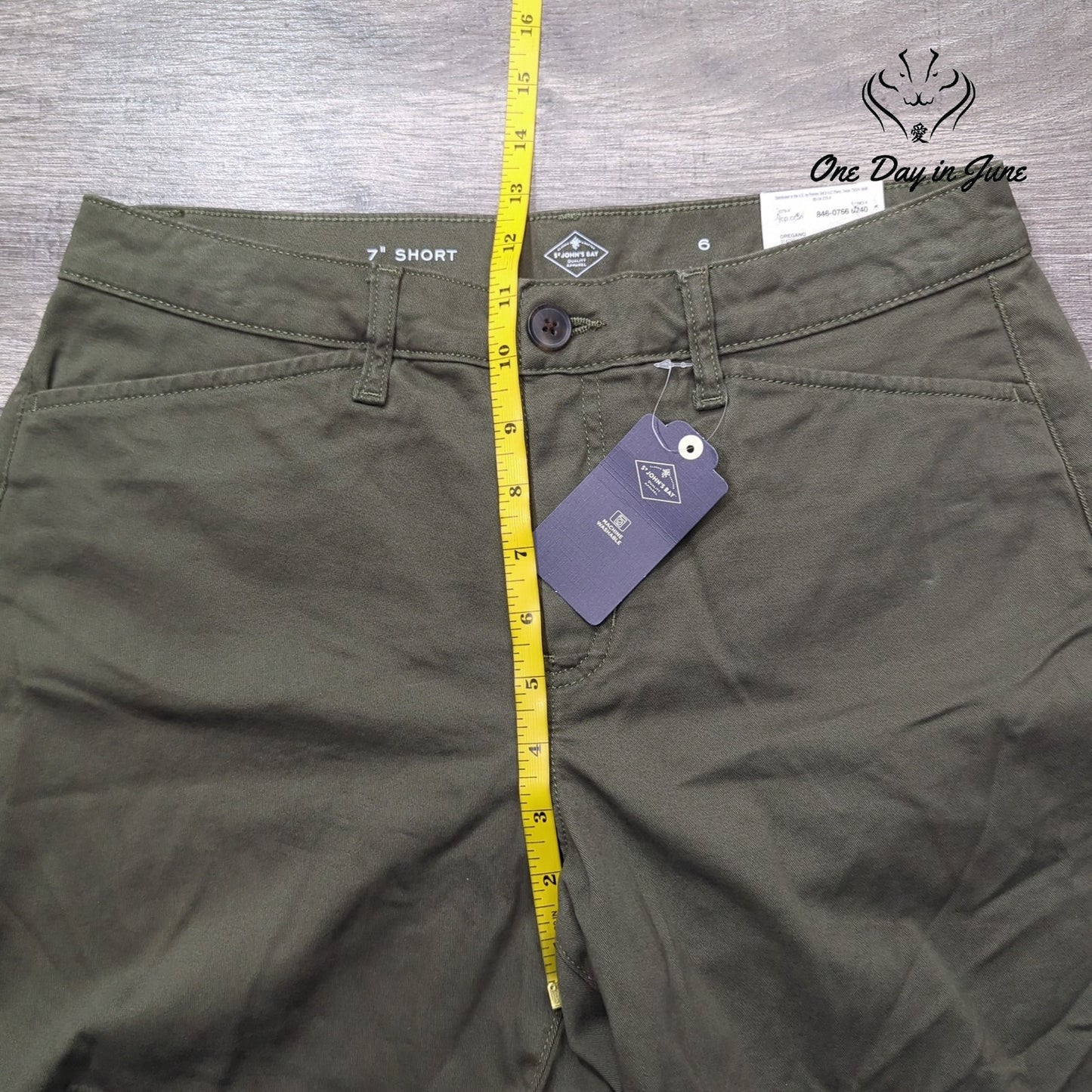 St. John's Bay Mid Rise Shorts Size 6