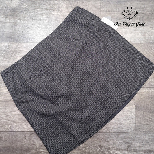 In Moda Pleated Mini Skirt Size 14