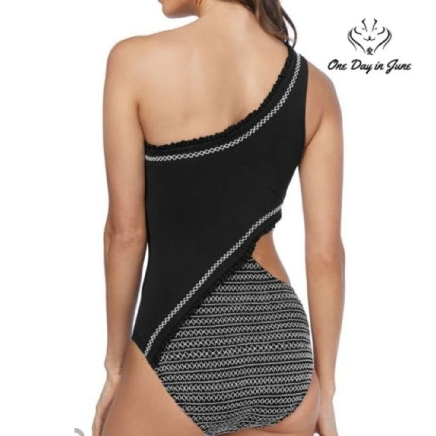 Ambrielle Textured One Piece Size XXL