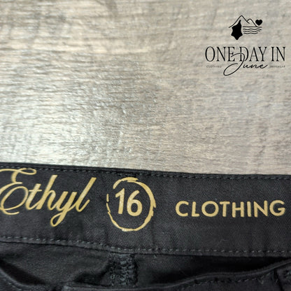 Ethyl Clothing Black Distressed Fringe Hem Jeans Stretch NWT Size 16