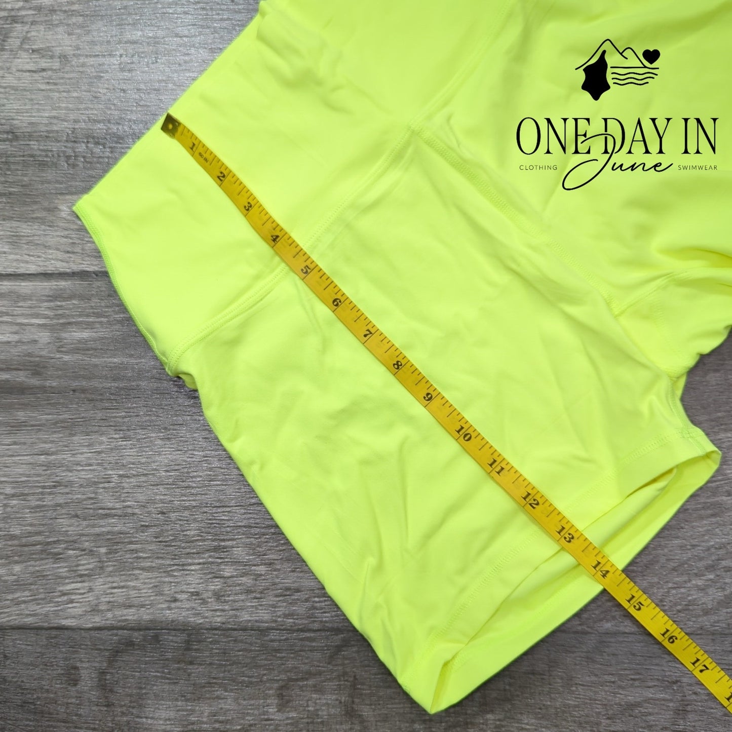 Ododos Yoga Shorts Size XL