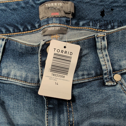 Torrid Jegging Super Soft Skinny Jeans Distressed Medium Wash NWT Size 14