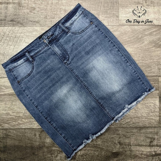 Celebrity Pink Junior's Denim Skirt Size 7