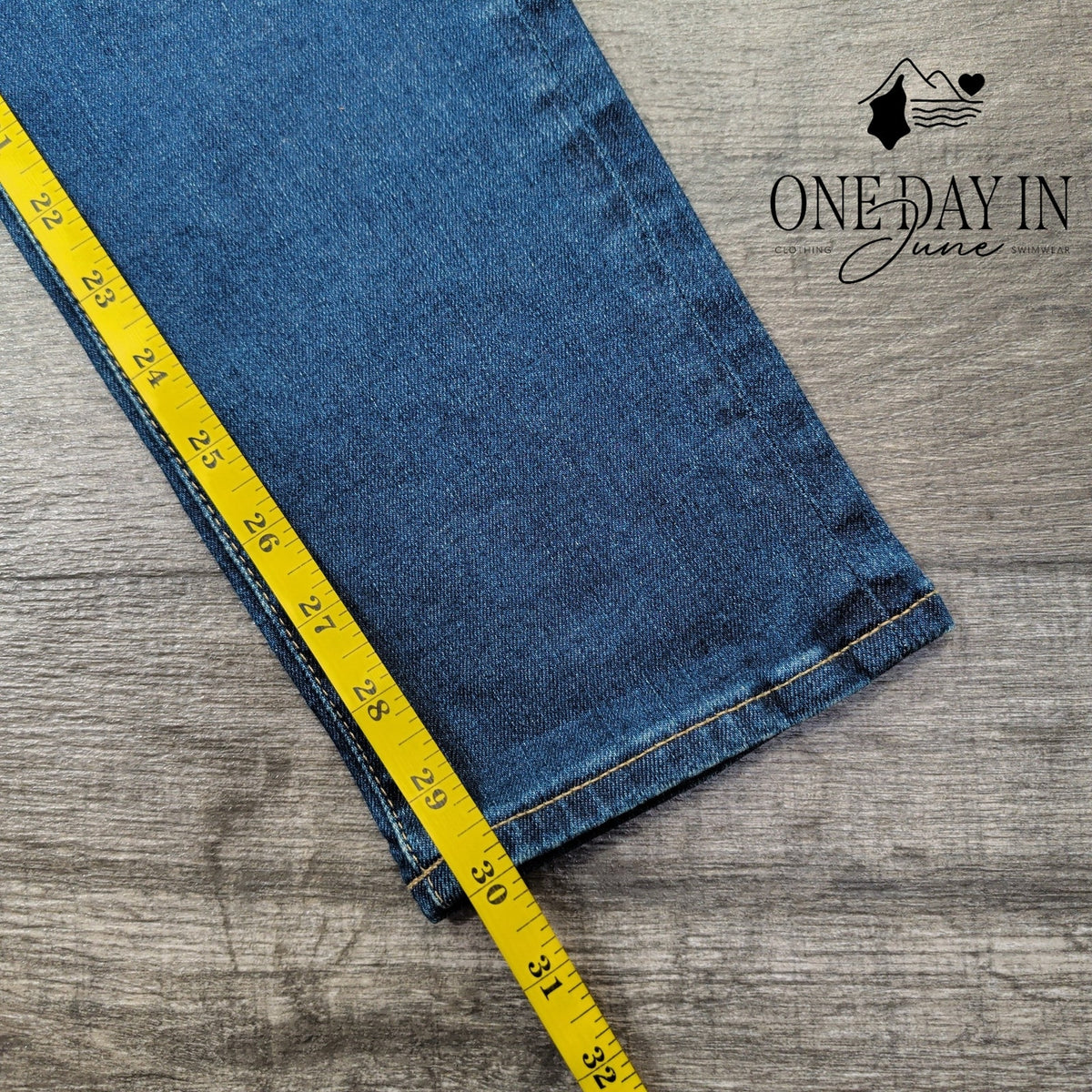 AG Adriano Goldschmied The Prima Mid Rise Cigarette Jeans Blue NWT $215 Size 4