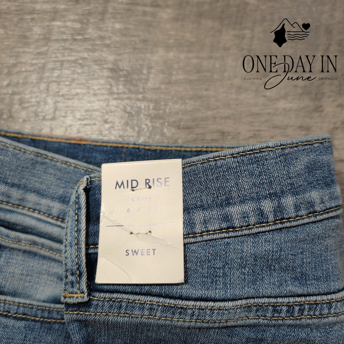 Lucky Brand Mid Rise Sweet Crop Jeans Blue Raw Hem NWT Size 6