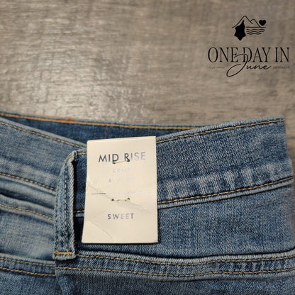 Lucky Brand Mid Rise Sweet Crop Jeans Blue Raw Hem NWT Size 6