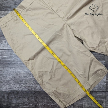 Merona Mid Waist Curvy Fit Chino Shorts Size 18