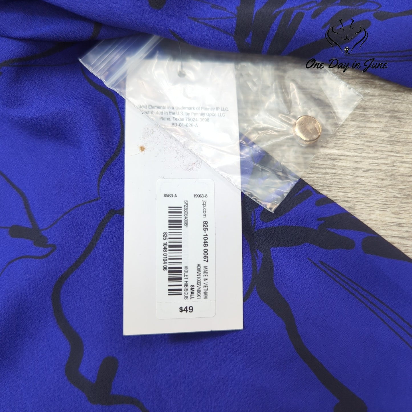 Bold Elements Cold Shoulder Top Size S