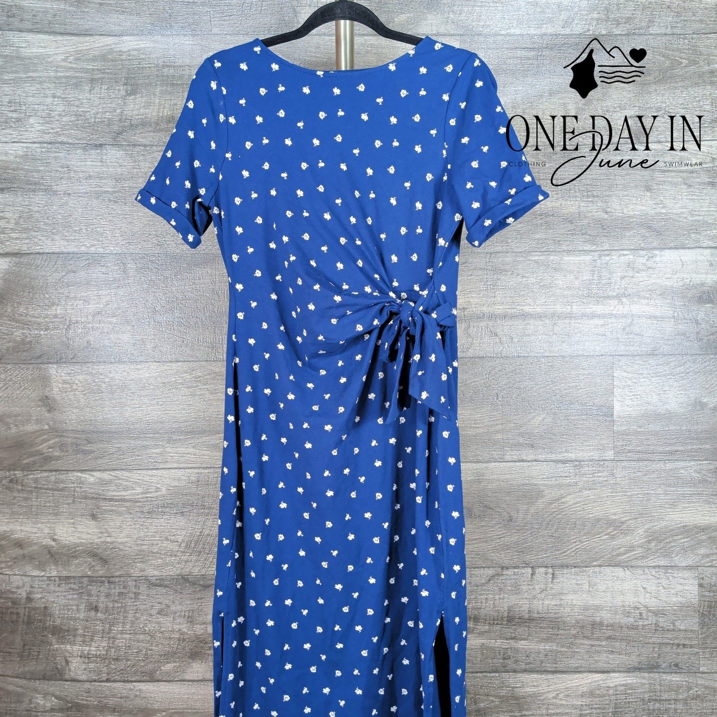 On 34th Short Sleeve Tie Side Dress Size M