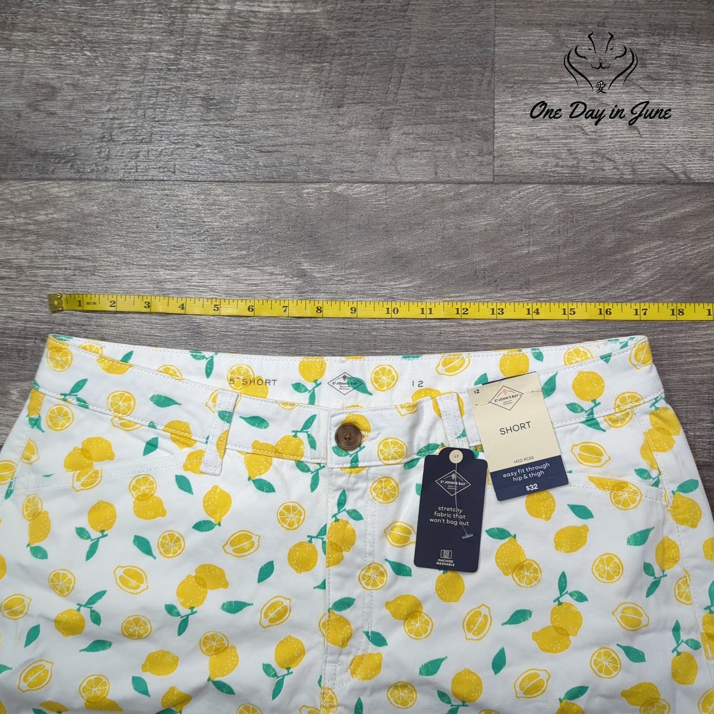 St. John's Bay Mid Rise Shorts Size 12