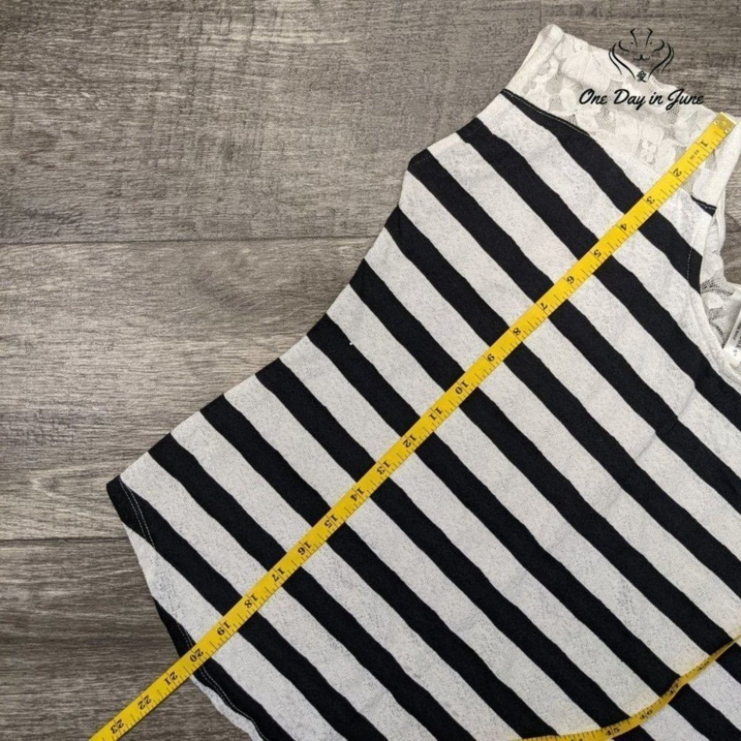 Bobbie Brooks Women's Lace Accent Short Sleeve Striped Top Size M