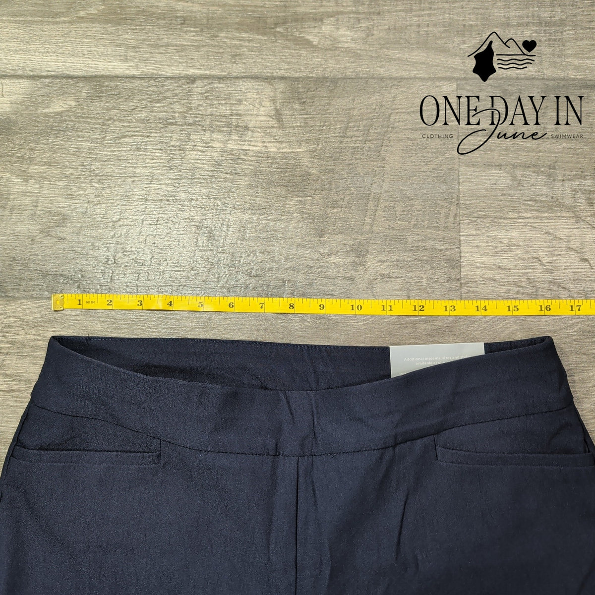 Chico's So Slimming Brigitte Slim Leg Crop Pants Classic Navy NWT Size 10